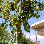 200 Meters From The Sea With Garden Διαμέρισμα