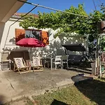 200 Meters From The Sea With Garden Διαμέρισμα