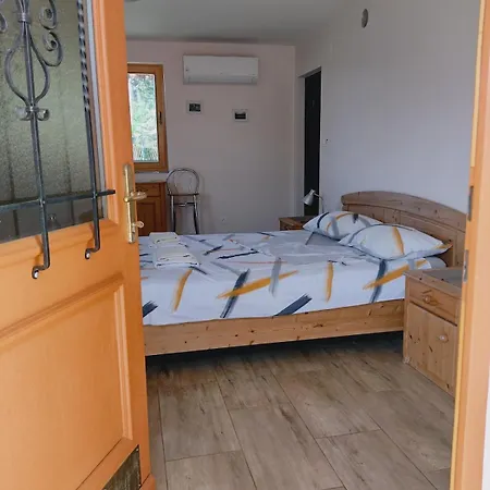 Apartment 200 Meters From The Sea With Garden *